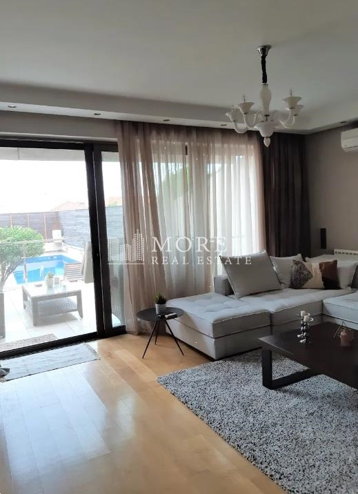 (For Sale) Residential Maisonette || East Attica/Vari-Varkiza - 225 Sq.m, 3 Bedrooms, 650.000€ 