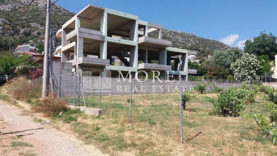 (For Sale) Residential Detached house || East Attica/Markopoulo Mesogaias - 733 Sq.m, 300.000€ 