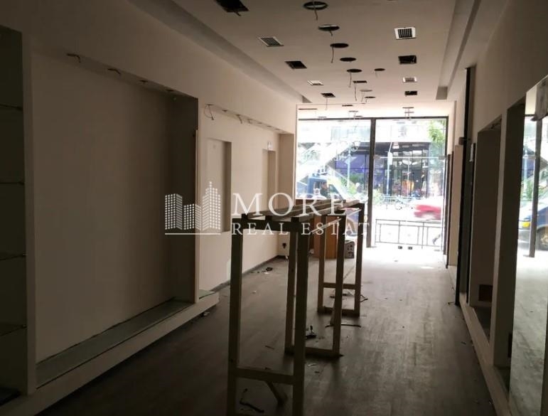 (For Sale) Commercial Retail Shop || Piraias/Piraeus - 260 Sq.m, 4.000€ 